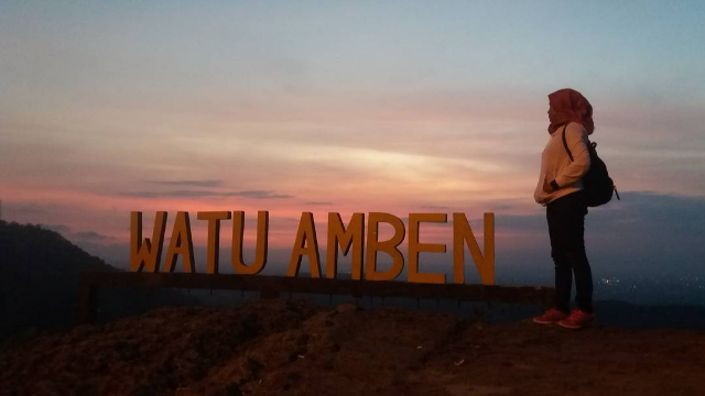 Keindahan Alam Jogja dari Ketinggian Bukit Watu Amben